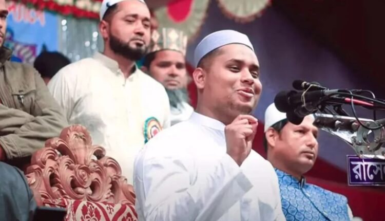 বৈষম্যবিরোধী ছাত্র আন্দোলনের অন্যতম সমন্বয়ক হাসনাত আবদুল্লাহ সম্প্রতি কুমিল্লার দেবিদ্বারে ওয়াজ মাহফিলে আলোচনা করেছেন।
