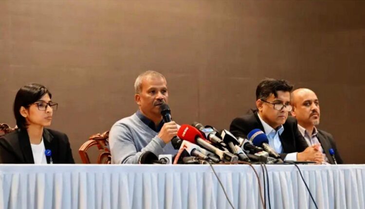 ফরেন সার্ভিস একাডেমিতে প্রধান উপদেষ্টার প্রেস উইং আয়োজিত নিয়মিত ব্রিফিংয়ে কথা বলছেন আইন উপদেষ্টা আসিফ নজরুল