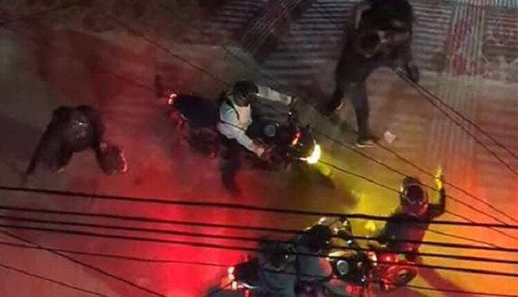 ভিডিও থেকে নেওয়া।