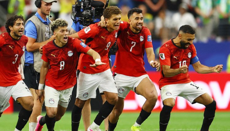 টাইব্রেকারে জেতার সময় সালাহদের উদযাপন। ছবি : রয়টার্স