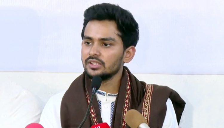আসিফ মাহমুদ।